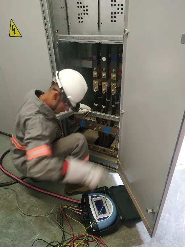 Análise de energia e Correção de Fator de Potência) Análise de energia e Correção de Fator de Potência)